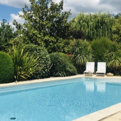img Piscine privative ensoleillée toute la journée